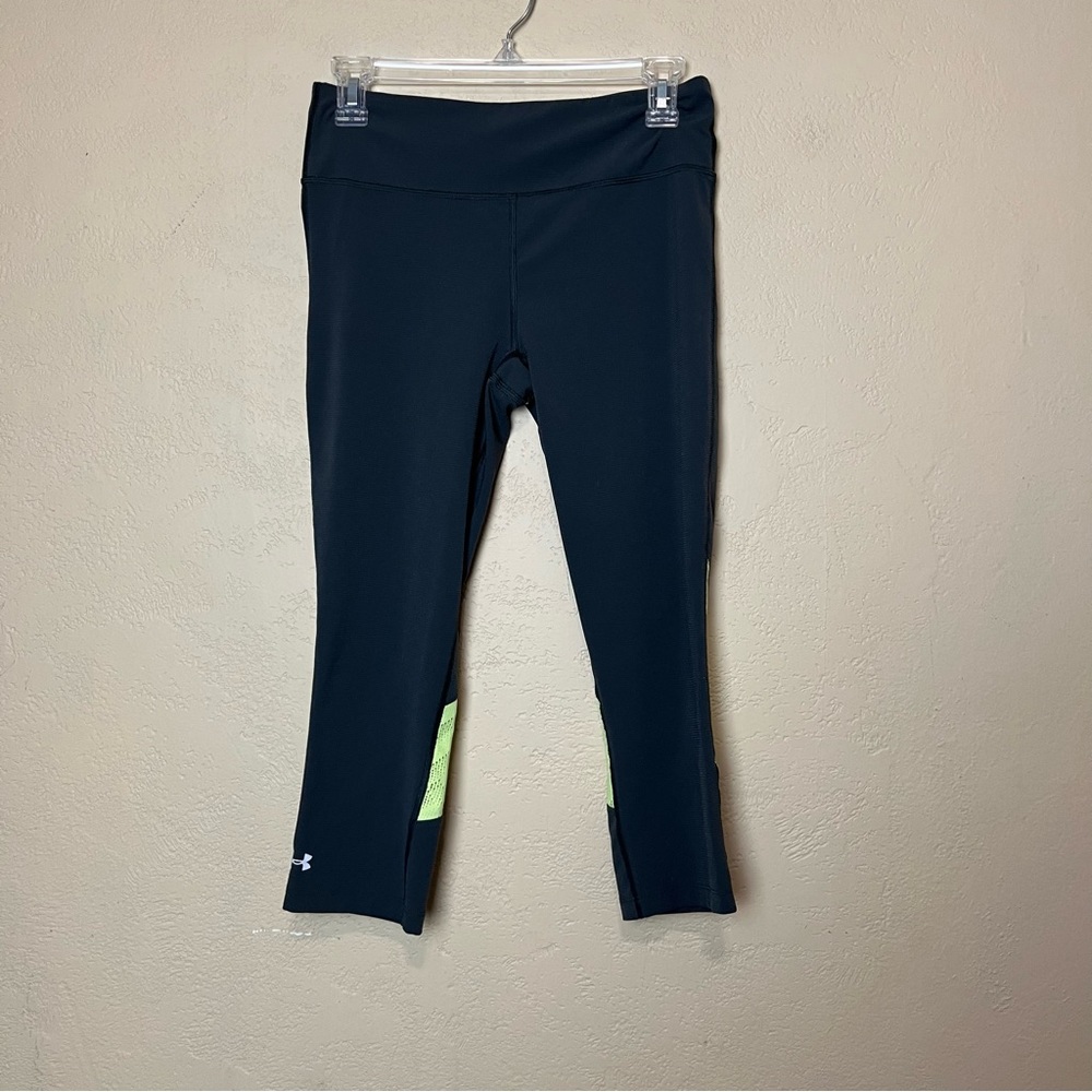 Under armor‎ women athletic gray /green capri leggings size small